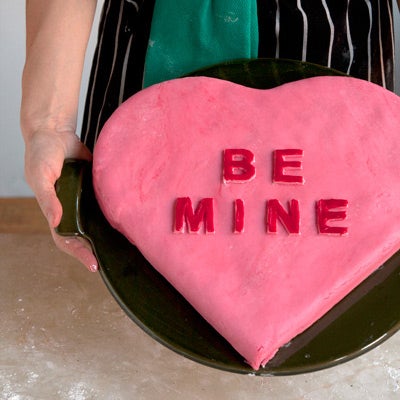 conversation heart mini cakes | Brooklyn Homemaker