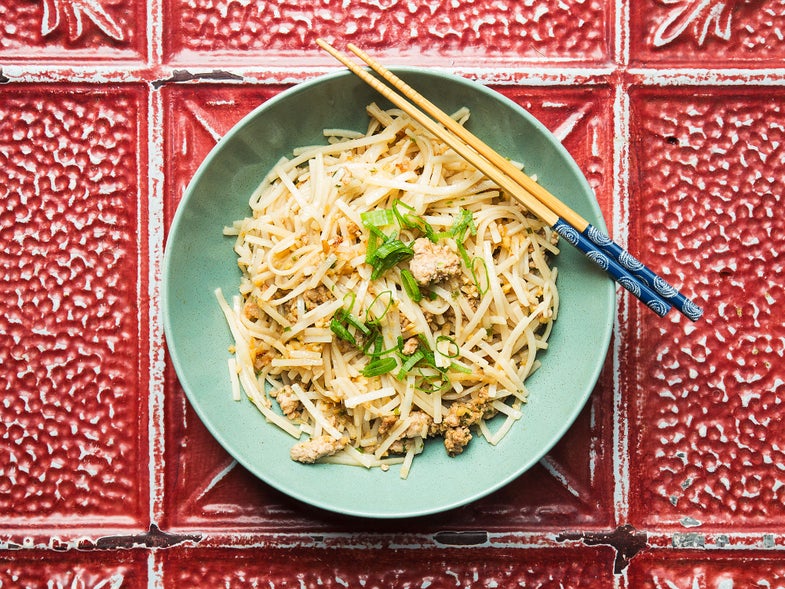 STIR-FRIED BREAKFAST NOODLES