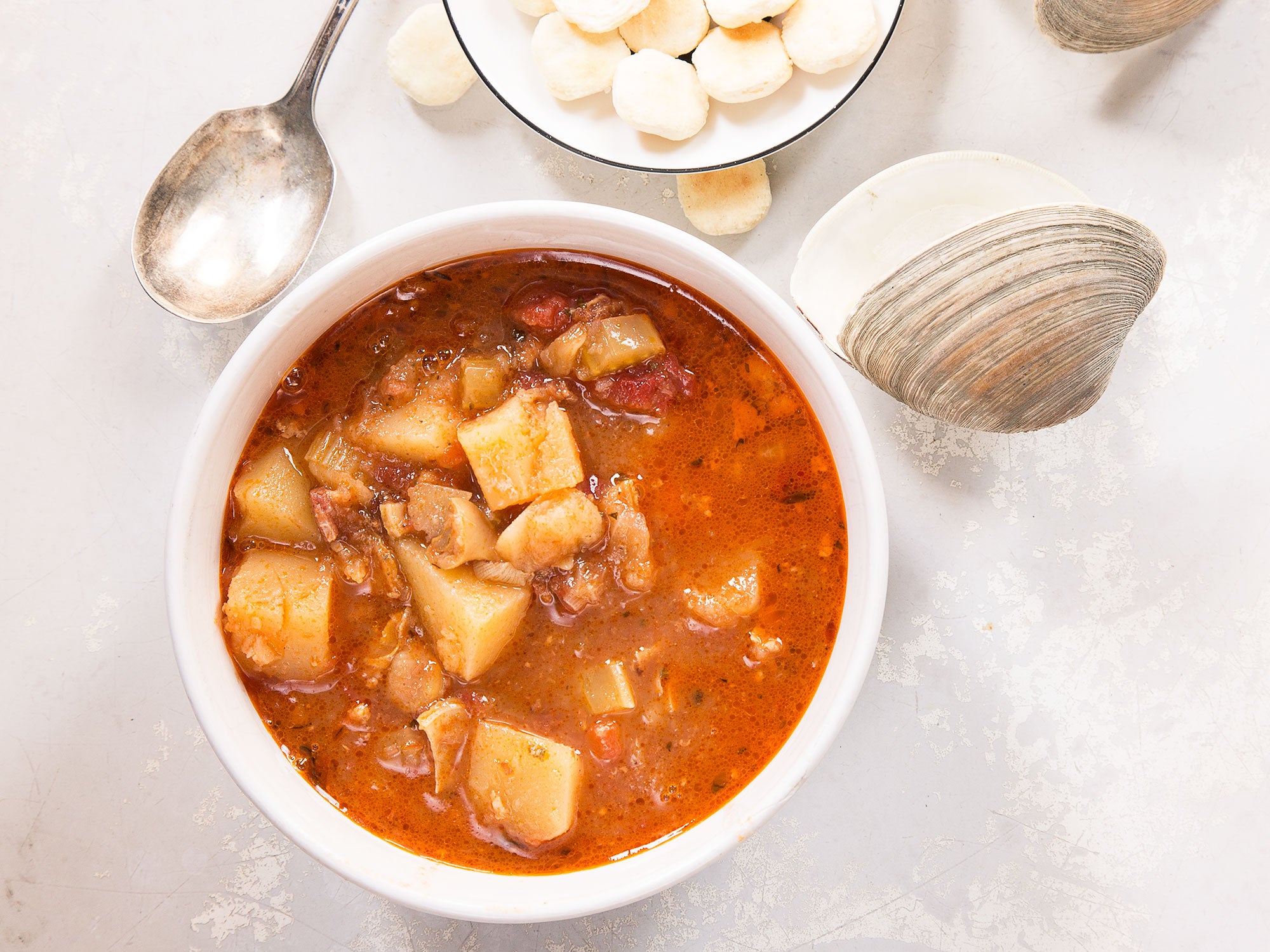 Manhattan Style Clam Chowder Saveur   YQX45XB2YPDWYOBCVW7AUHVU6I 