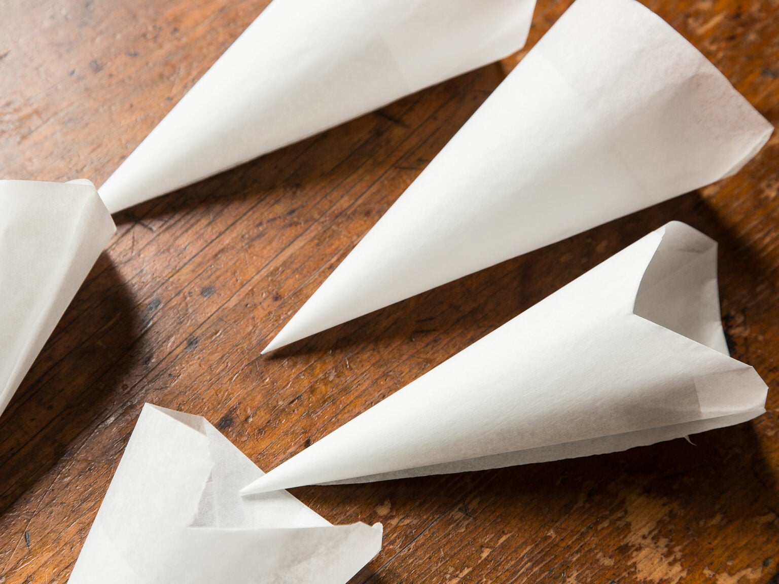 video-how-to-make-a-parchment-cone-saveur