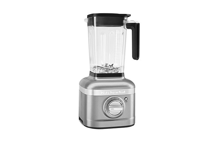 The Brandless Pro-Blender is a top performing appliance that helps you to  make smooth and delicious smoothies, shakes, and it even has a soup  feature! 😍I'm using it here to make broccoli