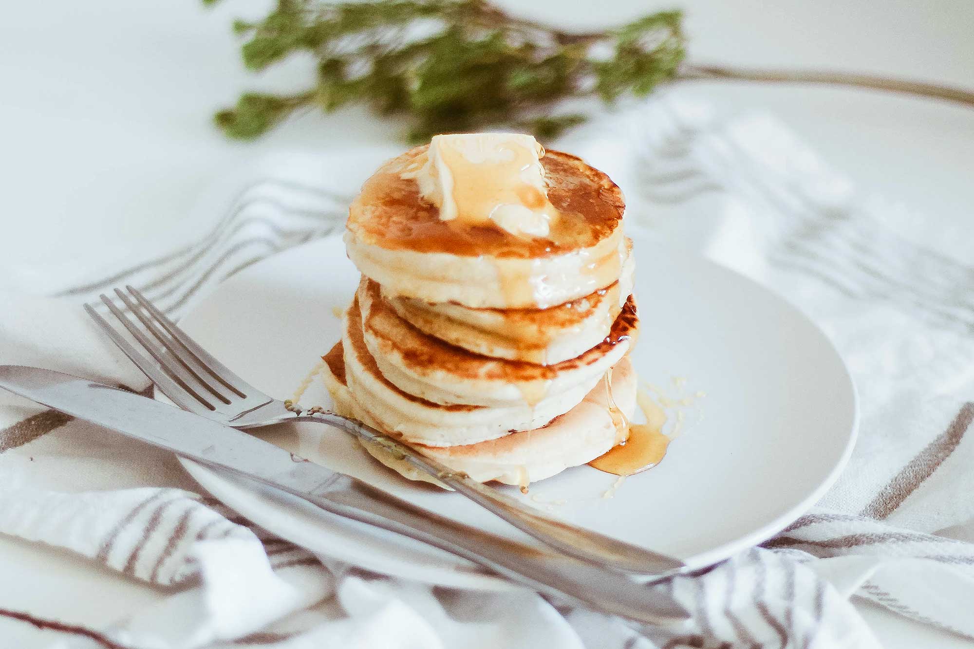 The Best Maple Syrup Saveur   NTKKAUTV6RGZFLRSY2EBOT5LAU 