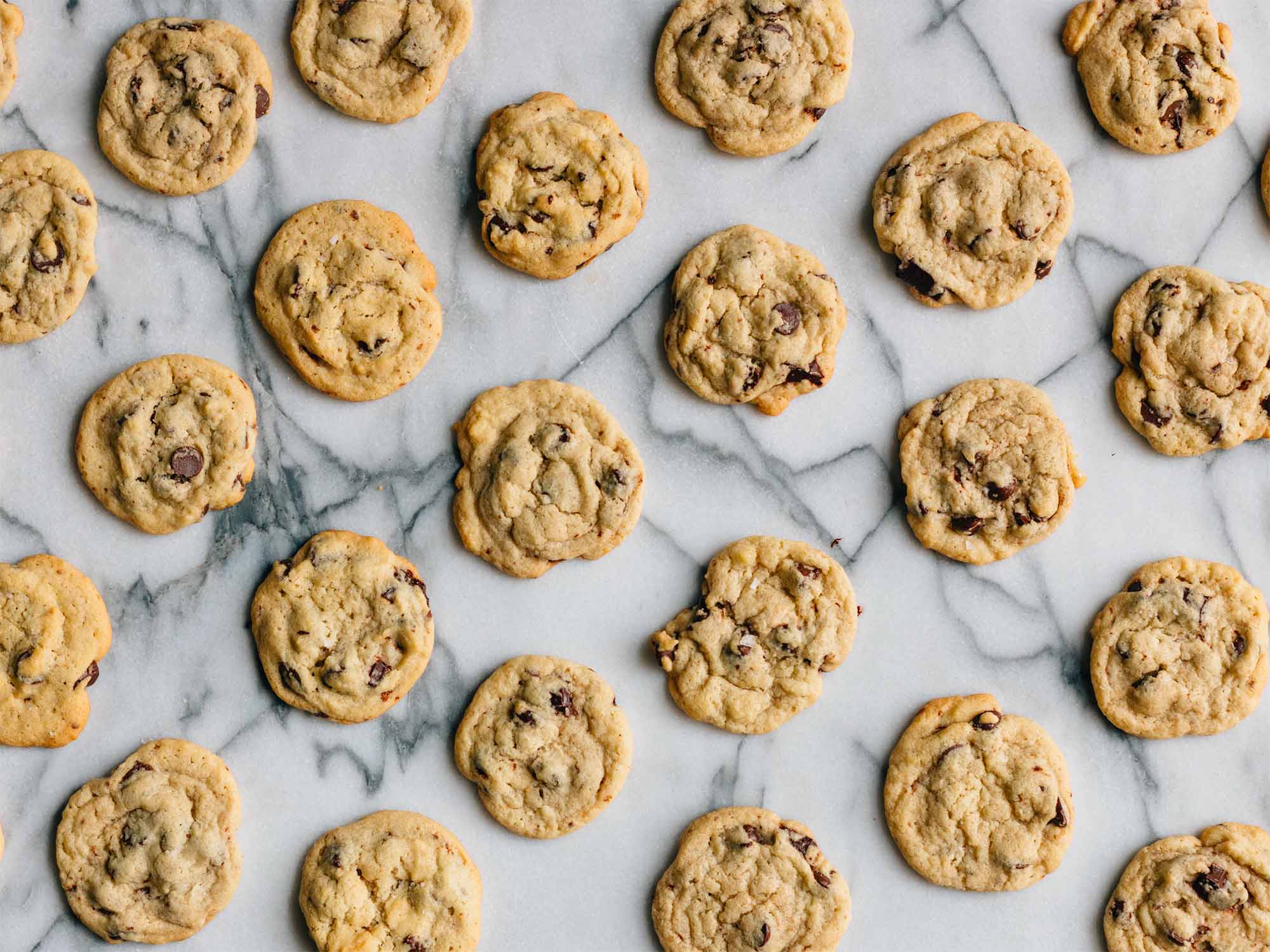 How to Choose the Best Cookie Sheets for Baking Cookies
