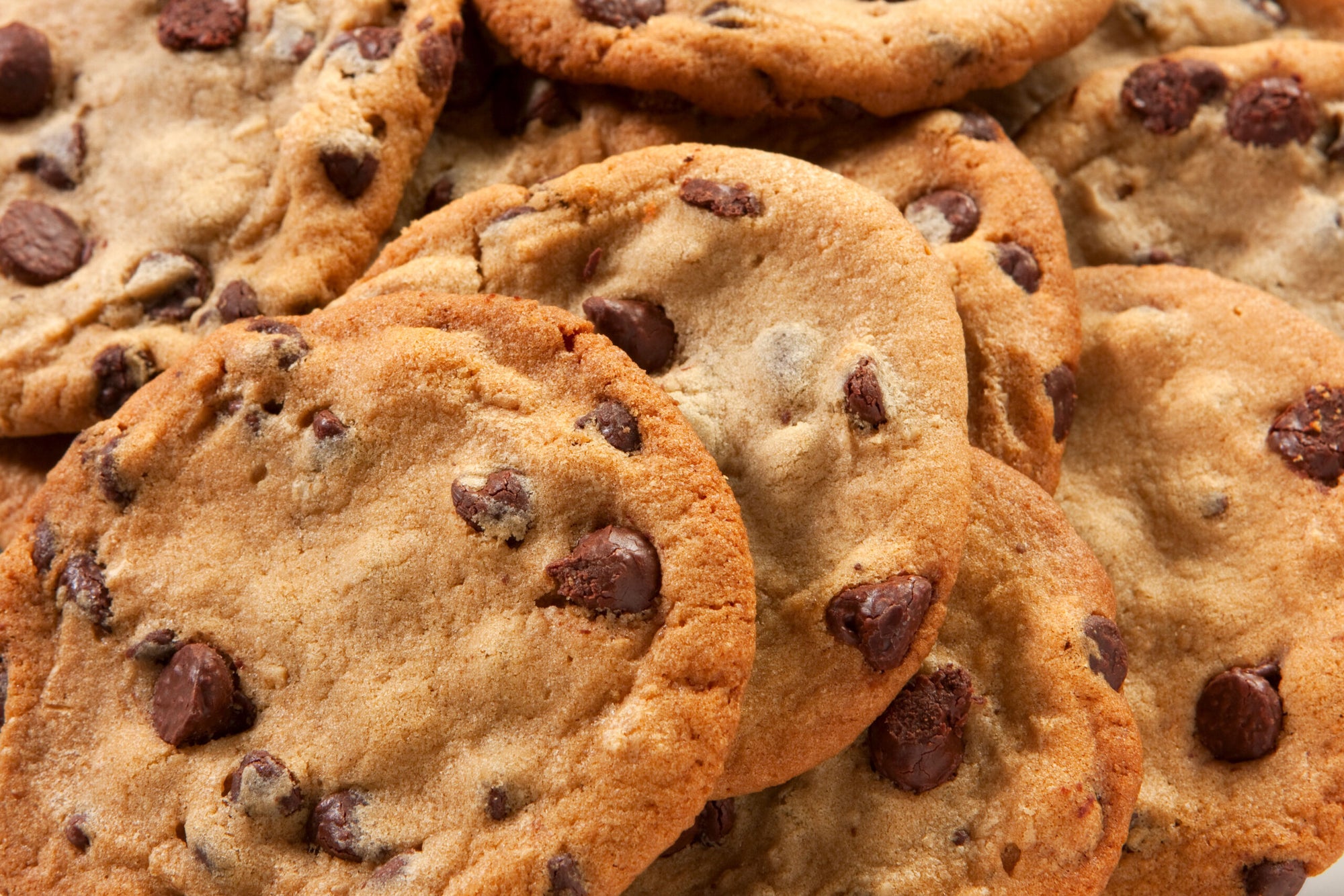 https://www.saveur.com/uploads/2022/07/15/00-LEAD-best-cookie-delivery-services-saveur_2-scaled.jpg?auto=webp&width=2000&height=1334