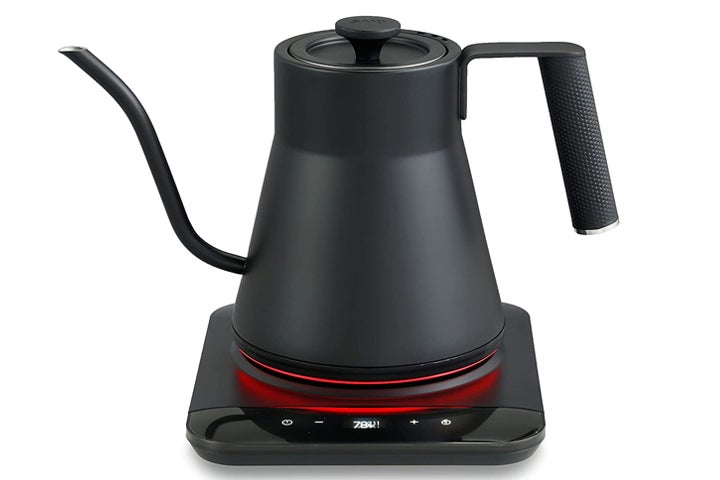 https://www.saveur.com/uploads/2022/07/20/best-gooseneck-kettles-SAKI-baristan-electric-gooseneck-kettle-saveur.jpg?auto=webp