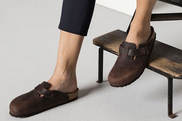 Best Shoes for Working in a Kitchen: Comfort Meets Functionality