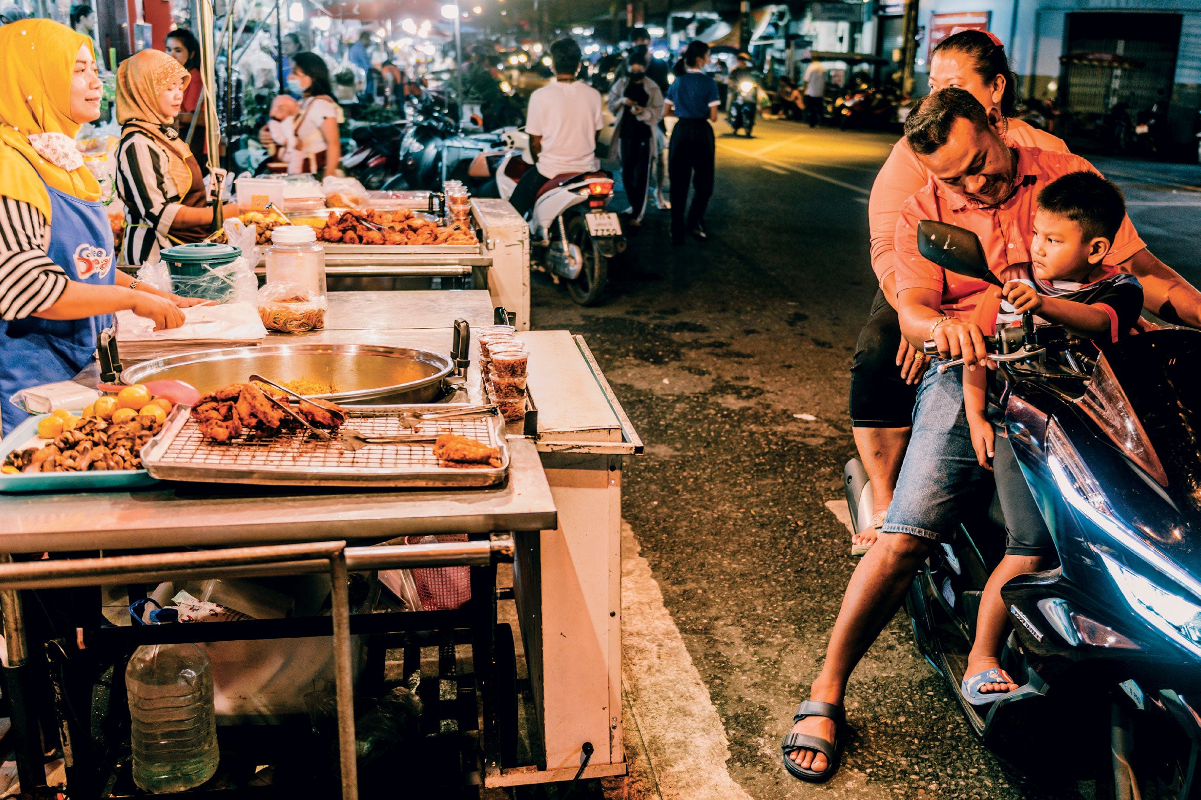 Southern Thai fried chicken stall