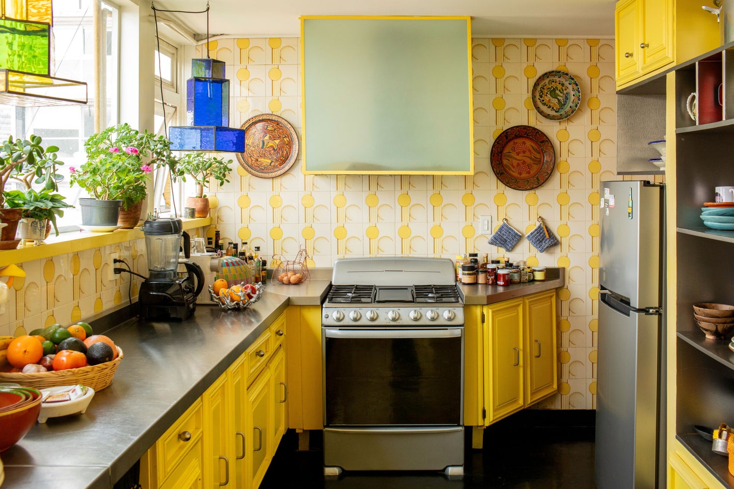 Inside a Mexico City Design Couple’s Old-Meets-New Kitchen